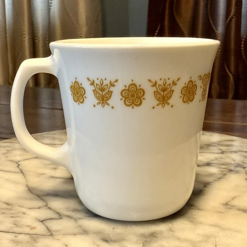 Vintage Pyrex Corning Ware 1410 Butterfly Gold Coffee Cup Mug D‎ Handle USA